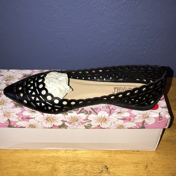 Shoe - Picture 3 of 5